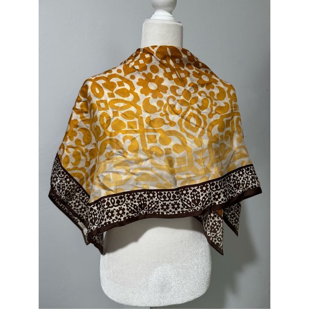 Oscar scarf yellow brown print